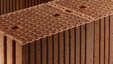 Une brique en terre cuite à très haute performance thermique, idéale pour les constructions bioclimatiques.