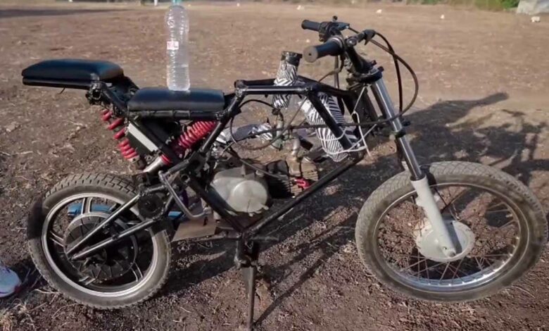 L'invention d'une moto qui fonctionne à La bicyclette à l'hydrogène-éthanol.
