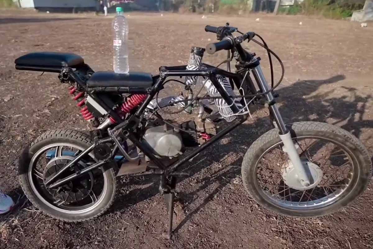 L'invention d'une moto qui fonctionne à La bicyclette à l'hydrogène-éthanol.