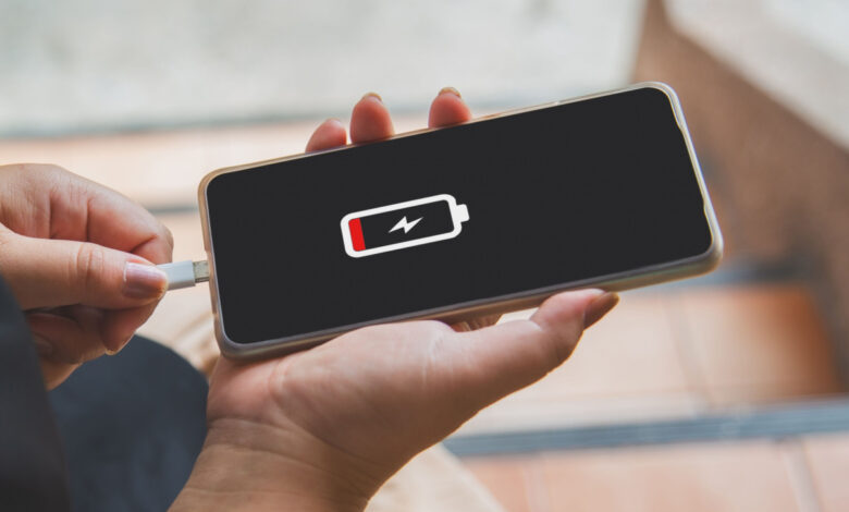 L'utilisation d'un ruban de polypropylène disponible dans le commerce à la place du PET dans une batterie li-ion permettait de réduire l'autodécharge de 70 % et d'augmenter la durée de vie de la batterie de près de 10 %.