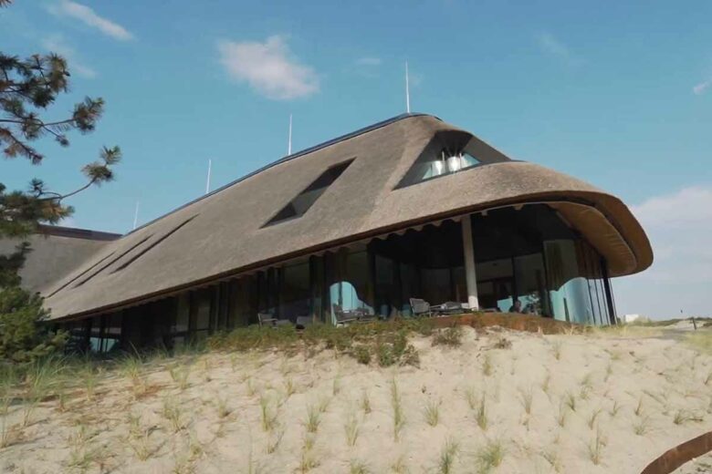 Le Lanserhof Sylt possède la toiture en chaume la plus grande d'Europe.