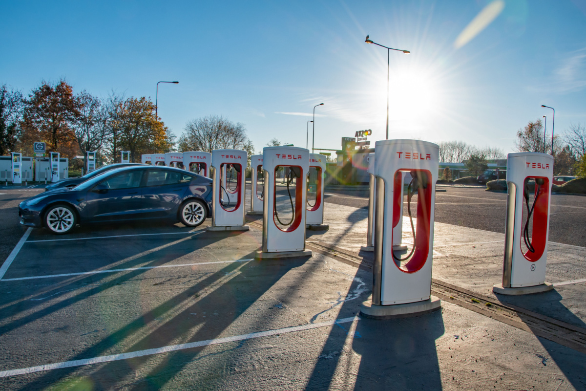 Des stations de recharge Tesla disponibles pour tous les véhicules  électriques