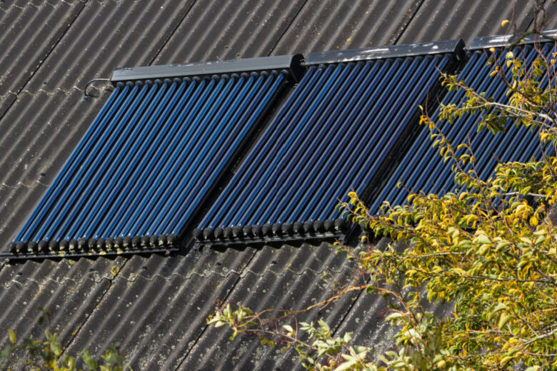 Collecteurs de tubes à vide en tant que chauffe-eau solaire.