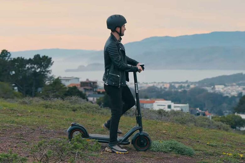 La trottinette électrique NAVEE N65