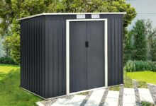 Un abri de jardin de 4 m² pour tout ranger facilement.
