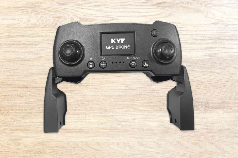 Le drone KYF et sa télécommande GPS est actuellement au prix de 145 € chez Brico Dépôt.