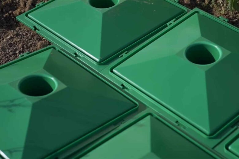 Le dispositif est fabriqué en plastique PP recyclé et recyclable à l’infini.