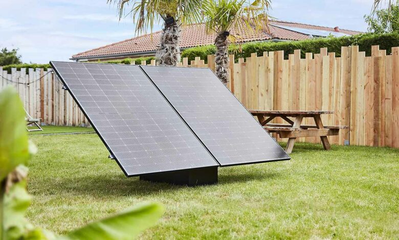 Un panneau solaire petit mais puissant qui peut vous faire réaliser des économies toute l'année.