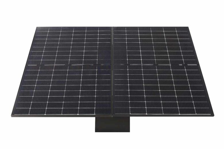Le panneau solaire bifacial plug & play Ultrawatt Duonergy 830 W.