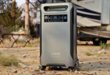 La batterie nomade Anker Solix F3800 peut être utilisée en intérieur comme en extérieur.