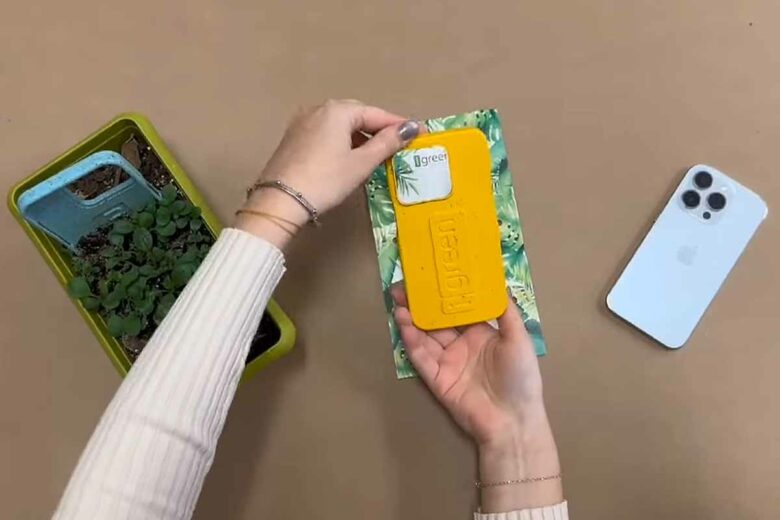 La coque de smartphone biodégradable est composée d'amidon de maïs.