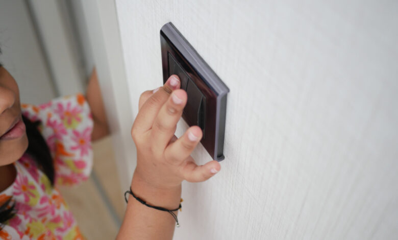 Avec l'invention de Kambiz Moez, nous nous dirigeons peut-être vers la fin des interrupteurs traditionnels. Photo d'illustration non contractuelle. Crédit : Shutterstock