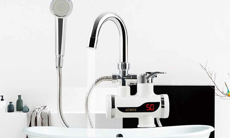 Design et facile à installer, il chauffe l'eau instantanément.