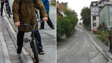 L'ascenseur à vélo remonte le long du trottoir de Brubakken à Bakklandet.