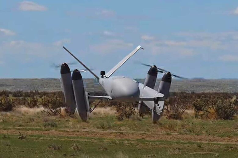 Le drone de Ptero Dynamics en phase d'atterrissage.