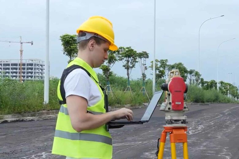 Un dispositif pour emporter un ordinateur sur plusieurs lieux de travail.