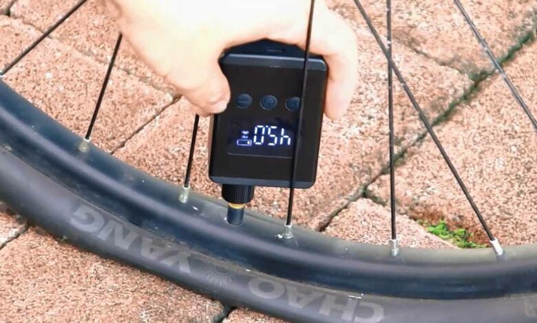 Compresseur Pompe à Air électrique pour Voiture et Vélo, Mini