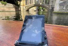 L’invention d’un dispositif hybride et flottant qui produit de l’hydrogène et de l’eau potable à partir de la lumière du soleil.