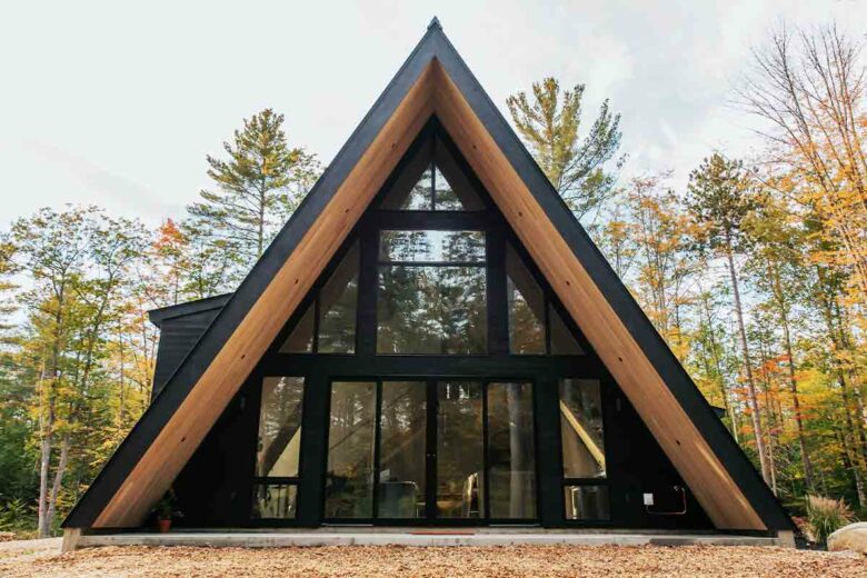 Cette maison en A se trouve au cœur de la nature.