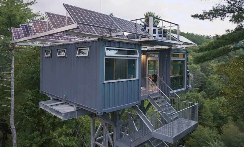 Située en plein cœur de la forêt de Cohutta Wilderness en Georgie à 18 m de hauteur, cette maison conteneur est à louer sur Airbnb.
