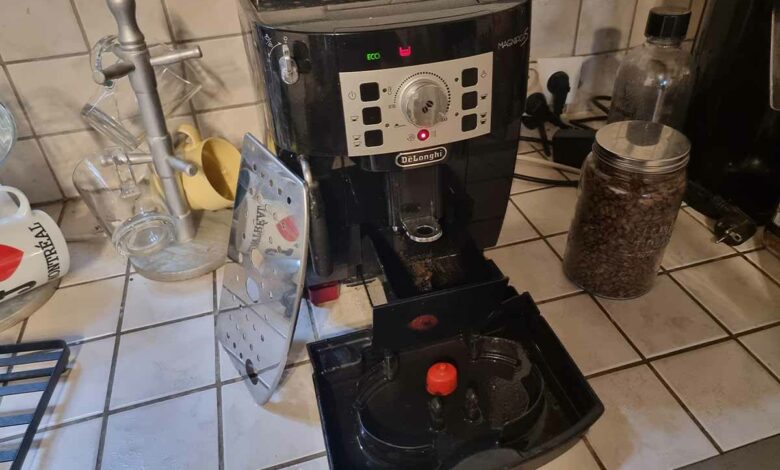 Comment détartrer la machine à café Delonghi Magnifica S - electrotodo