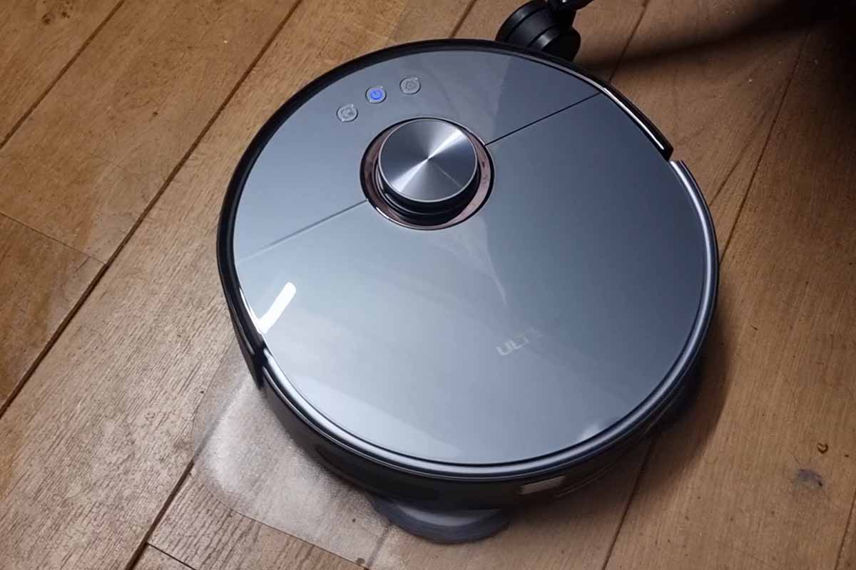 Cet aspirateur-robot laveur à moins de 180 euros chez  va vous  simplifier la vie 