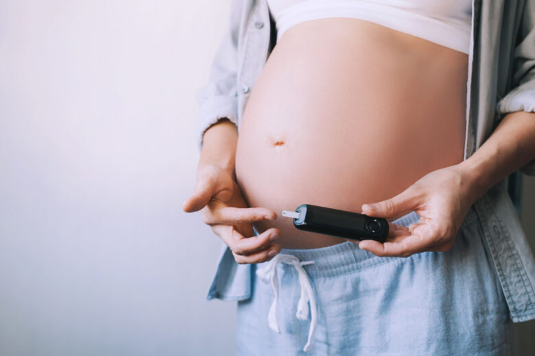 Il est fréquent que les femmes enceintes développent un diabète gestationnel, il faut donc surveiller de près la glycémie.