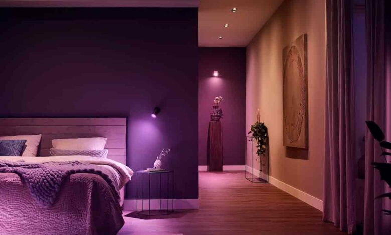 Avec des ampoules connectées, vous pouvez créer des ambiances lumineuses dans chaque pièce.