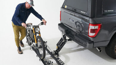 Le porte-vélos Suweeka permet un chargement au sol sans effort.
