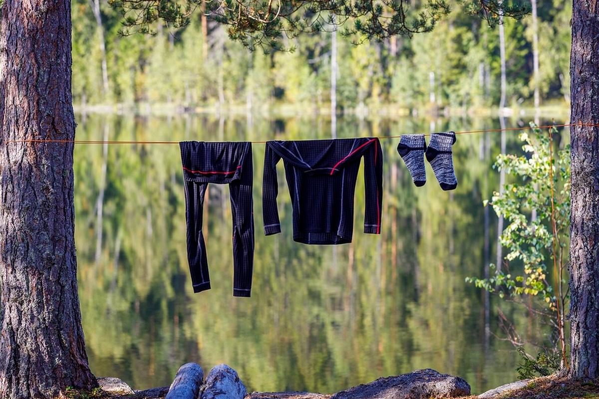 Ne faites pas l'impasse sur les vêtements thermiques en montagne, ils sont indispensables.