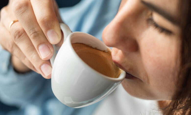 Combien de tasses de café puis-je boire par joui ?