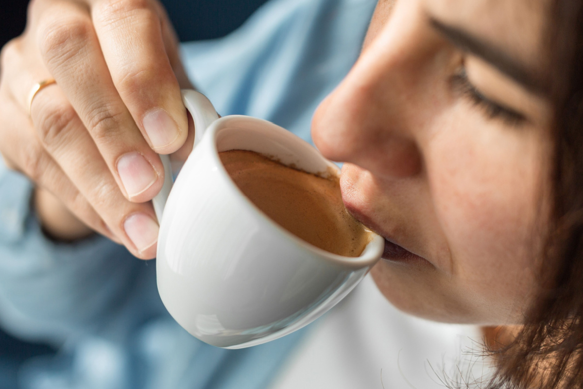 Combien de tasses de café puis-je boire par joui ?