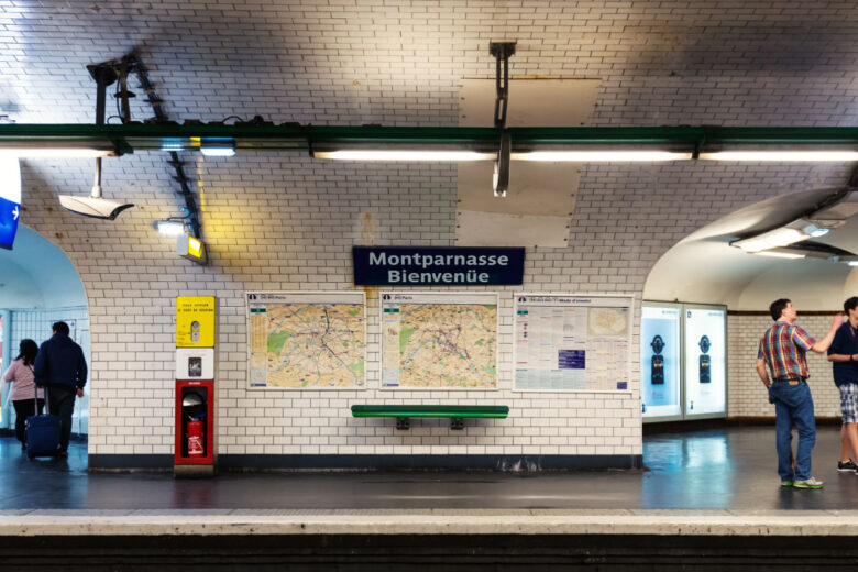 La station de métro parisienne Montparnasse Bienvenüe fut renommée ainsi en 1933.