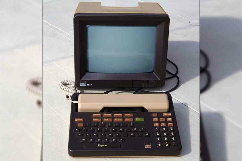 Le minitel fut inventé par un Breton, ici le minitel 10 avec combiné intégré.