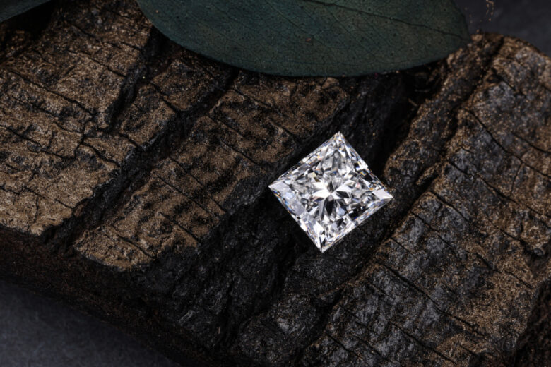 Des chercheurs ont créé un minerai presque aussi dur que du diamant.