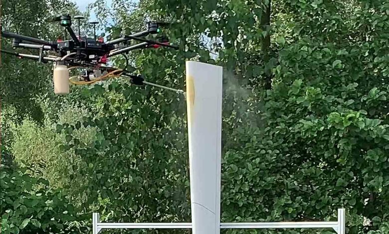 Un drone lors d'un test de pulvérisation.