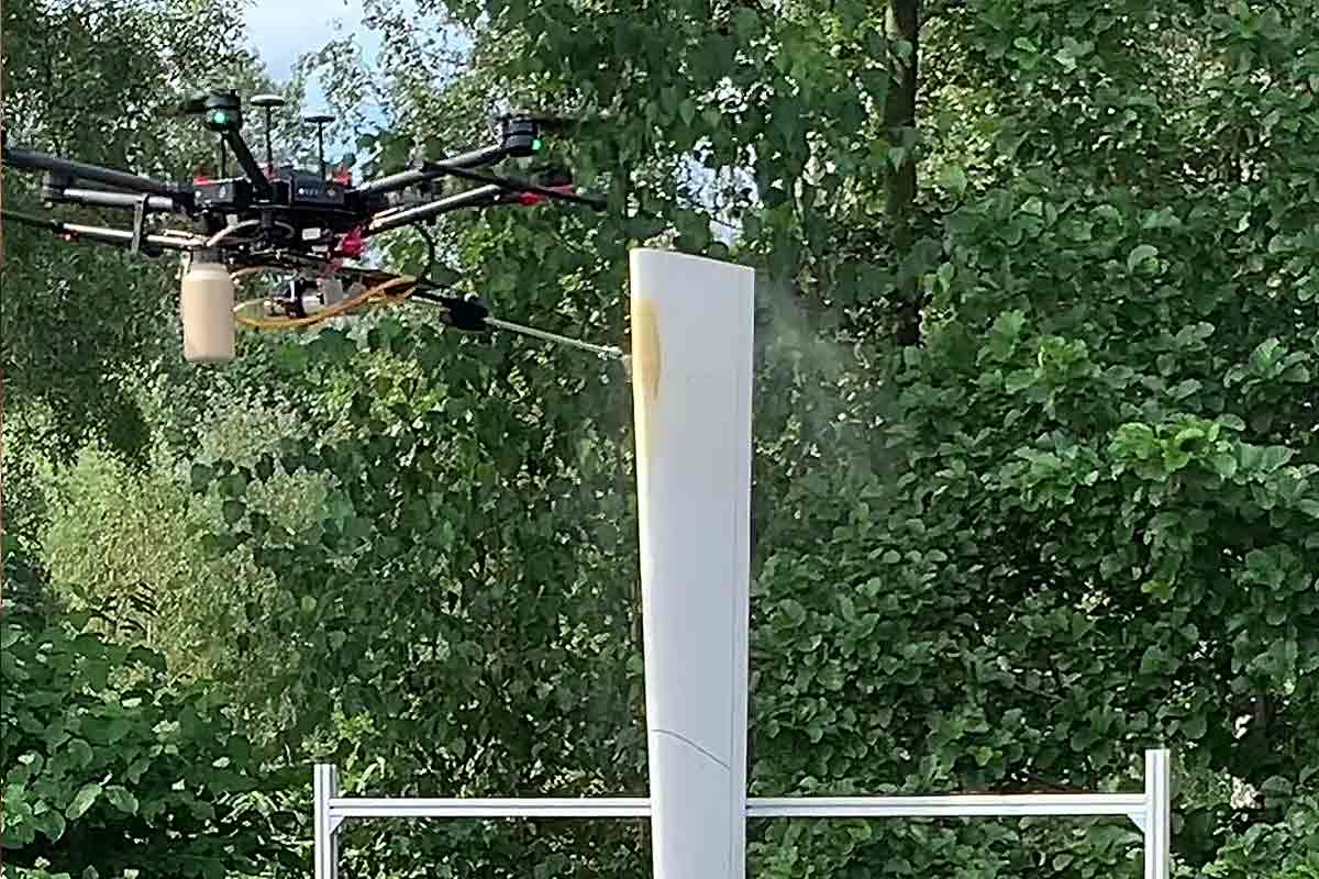 Un drone lors d'un test de pulvérisation.