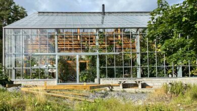 Une maison serre en Suède par Greenhouse Living.