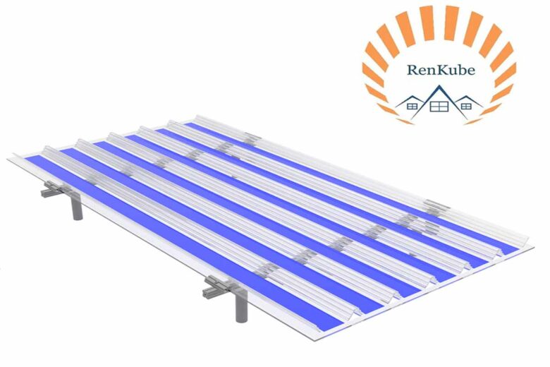 Le suiveur optique (immobile) utilise un prisme de réorientation de la lumière agissant comme un tournesol.