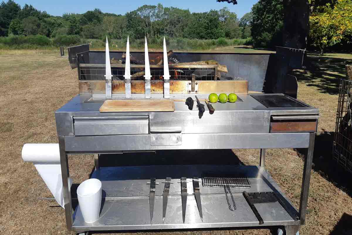 Vendogril : un jeune retraité invente et brevète un barbecue vertical et  multifonction, meilleur pour la santé - NeozOne