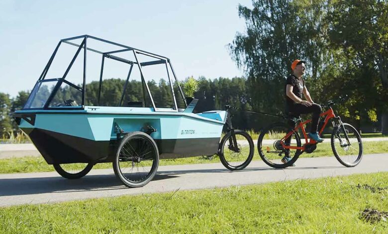La version 3.0 du BeTriton, une minicaravane amphibie tractable avec un vélo électrique.