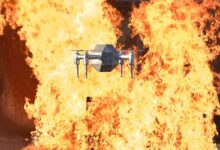 Le drone pompier lors de tests en situation proche de la réalité d'un incendie.