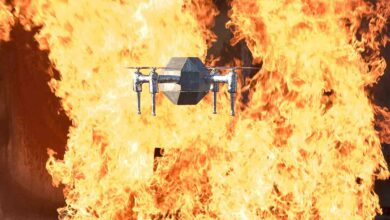 Le drone pompier lors de tests en situation proche de la réalité d'un incendie.