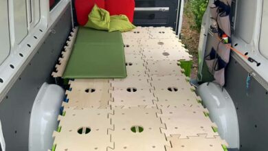 La société allemande Owomo a inventé un panneau modulaire pour transformer rapidement un utilitaire en véhicule de camping.