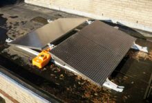 Un ensemble de panneaux solaires enfichables spécialement conçu pour rendre l'énergie solaire accessible à tous, même avec peu d'espace.