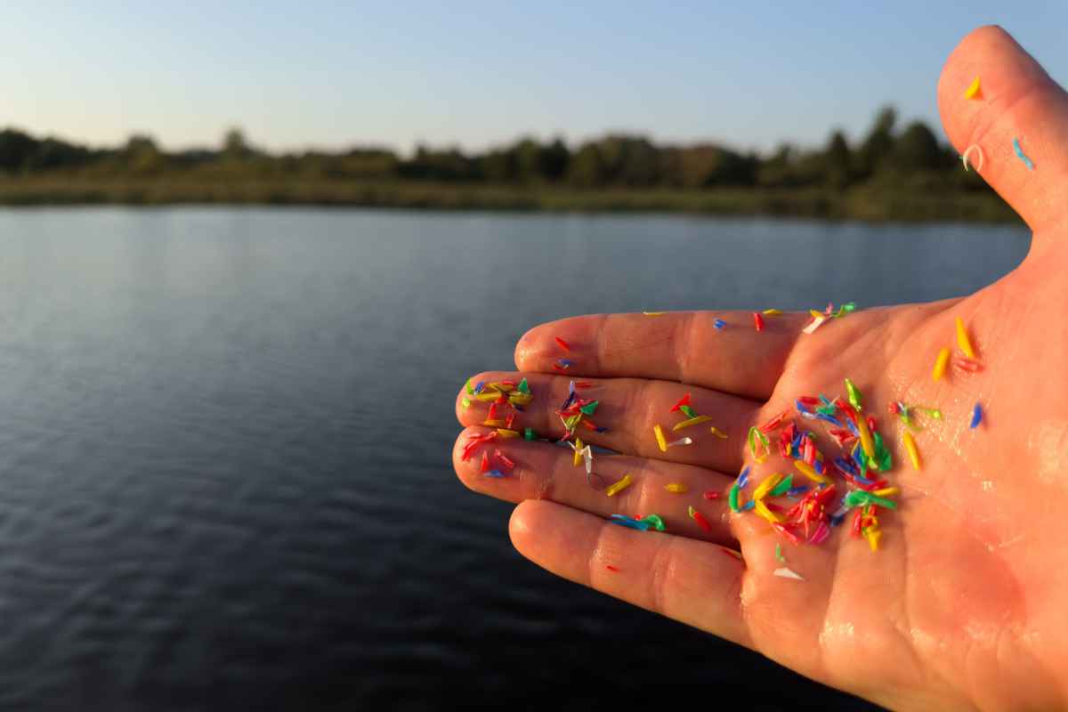 Les microplastiques polluent nos océans, nos mers, nos cours d'eau.