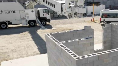 Le robot Hadrian X de FBR est capable de poser 300 briques par heure.