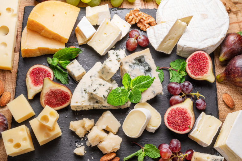 Un plateau de fromage, un patrimoine culinaire pour les Français, mais qui peut être vu différemment par les touristes non-initiés.