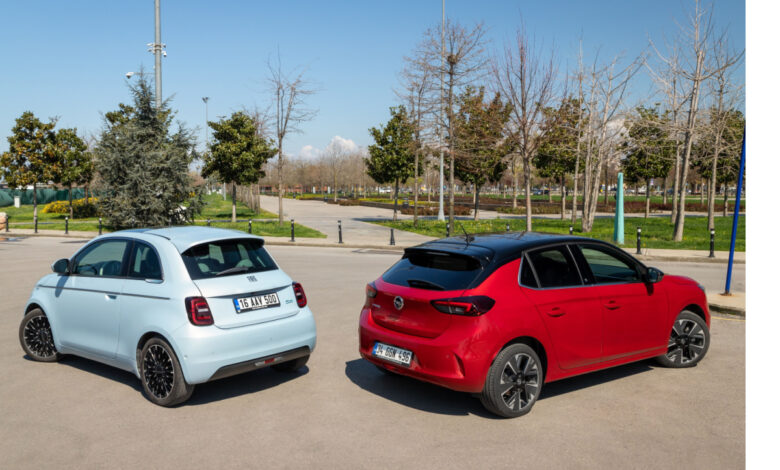 La Fiat 500e et l'Opel corsa électrique sont deux véhicules accessibles avec le leasing social.