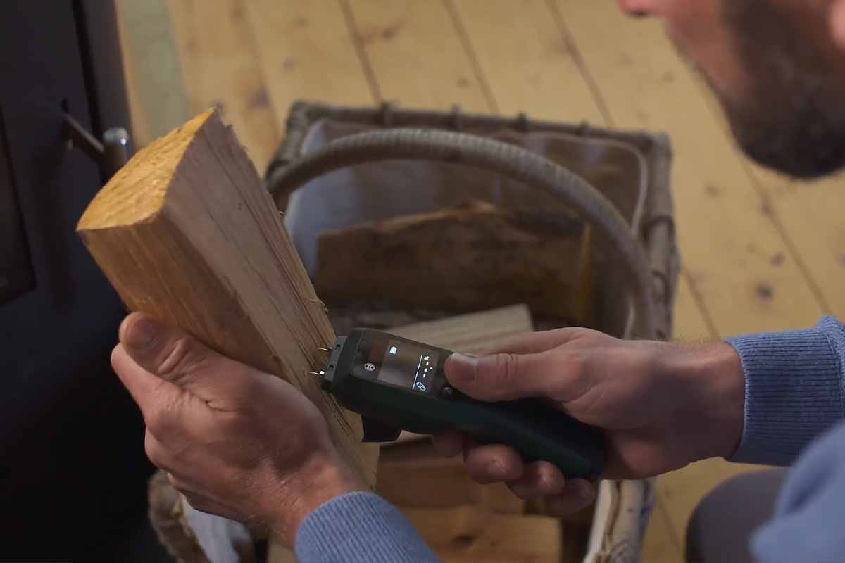 Testeur pour mesurer l'humidité de votre bois. Humidimetre à buches. 